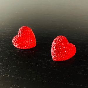 ( 29 ) Gum Drop Heart Earring